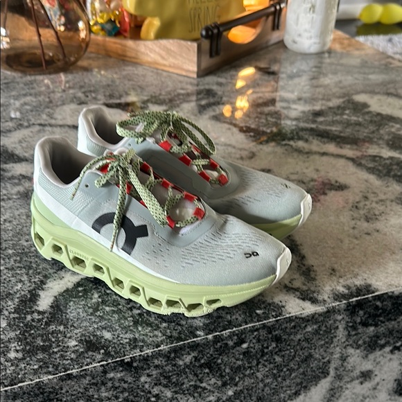 On Running  Cloudmonster - Picture 5 of 11